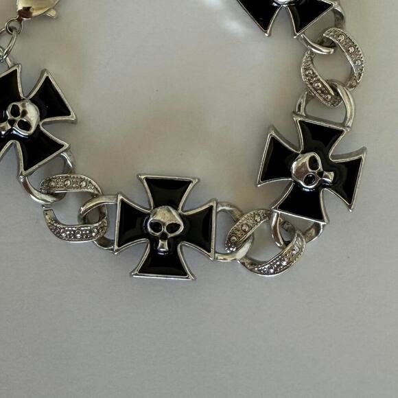 Y2K Silver and Black Skull and Crosses Charm Bracelet - Picture 3 of 9